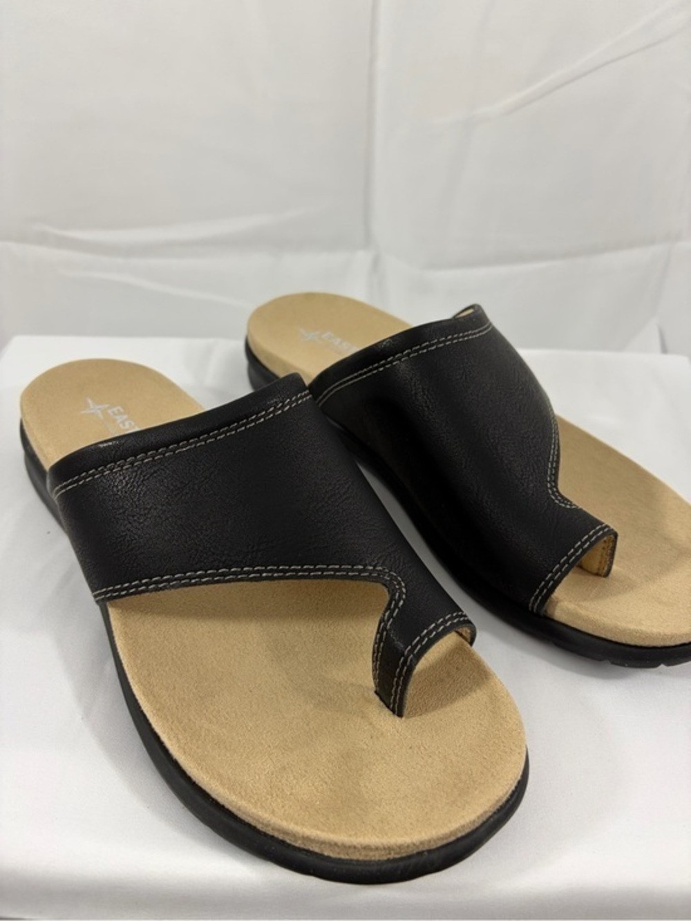 NWT Eastland Women’s Size 9 Black Comfort Toe-Ring Slide Sandals